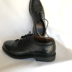 Leather ~  Mens Shoes ~ Dockers ~ Style: Gordon ~ Cordovan Brown Oxfords ~ 10W